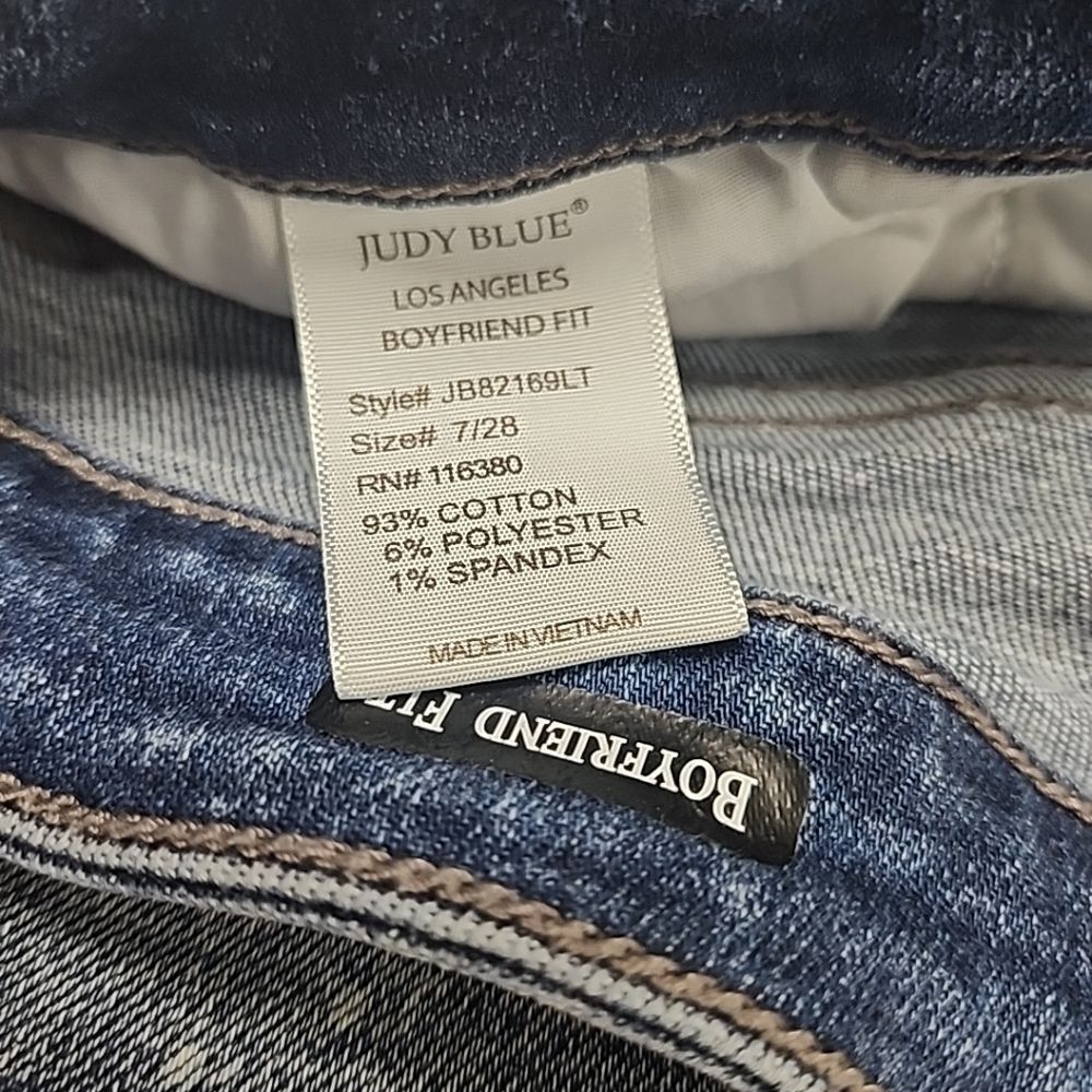 Judy Blue Boyfriend Fit Jeans - Ripped Ultra Distressed Stretchy Size 7/28 - Picture 7 of 15